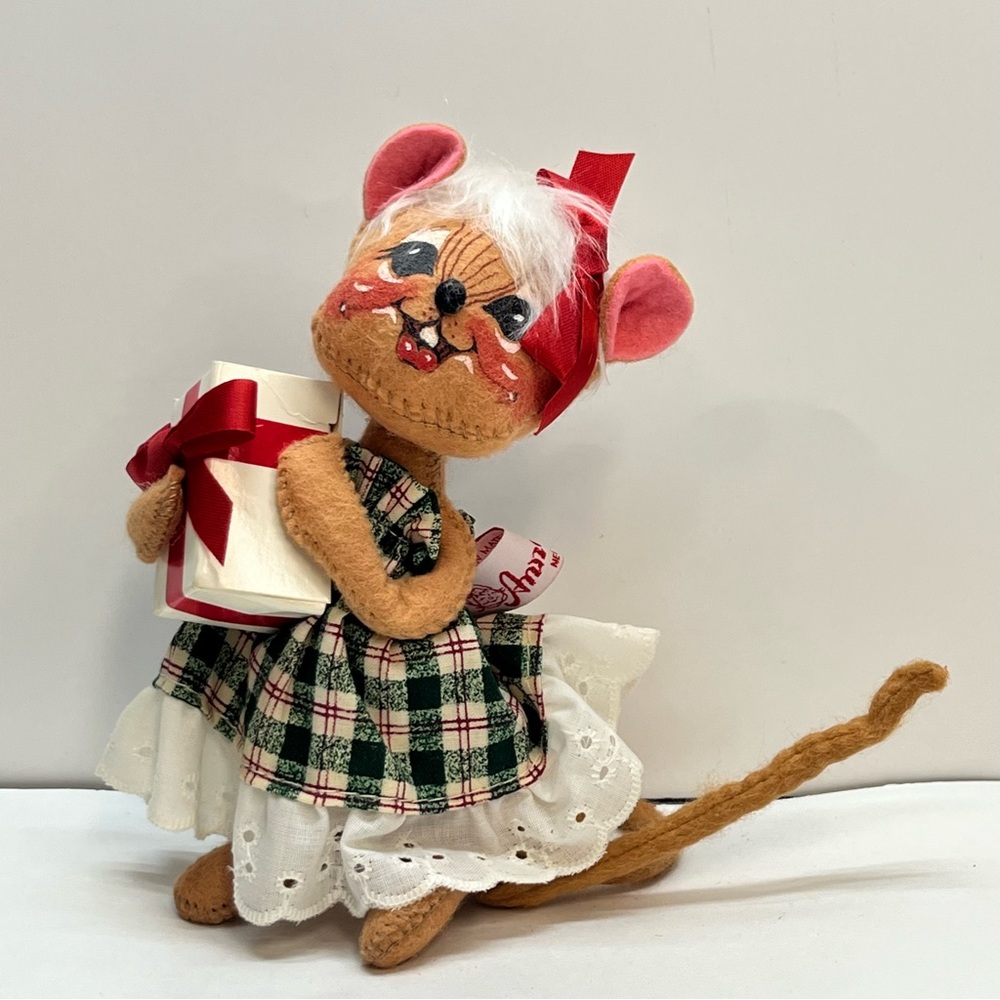 vintage 1995 anna lee mobility dolls mouse‎ plaid dress and present 7 inch
